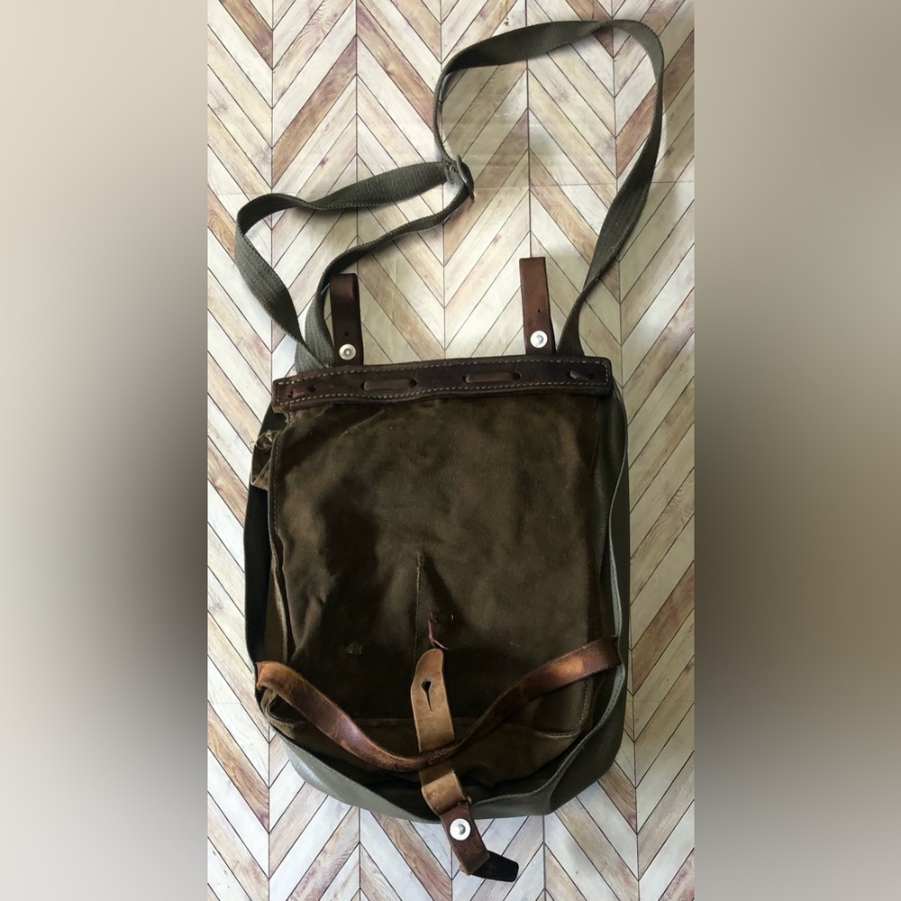 WWII Military Medic Bag V.PFIFFNER SCHOFFLISDORE 70. Some Wear But Great.